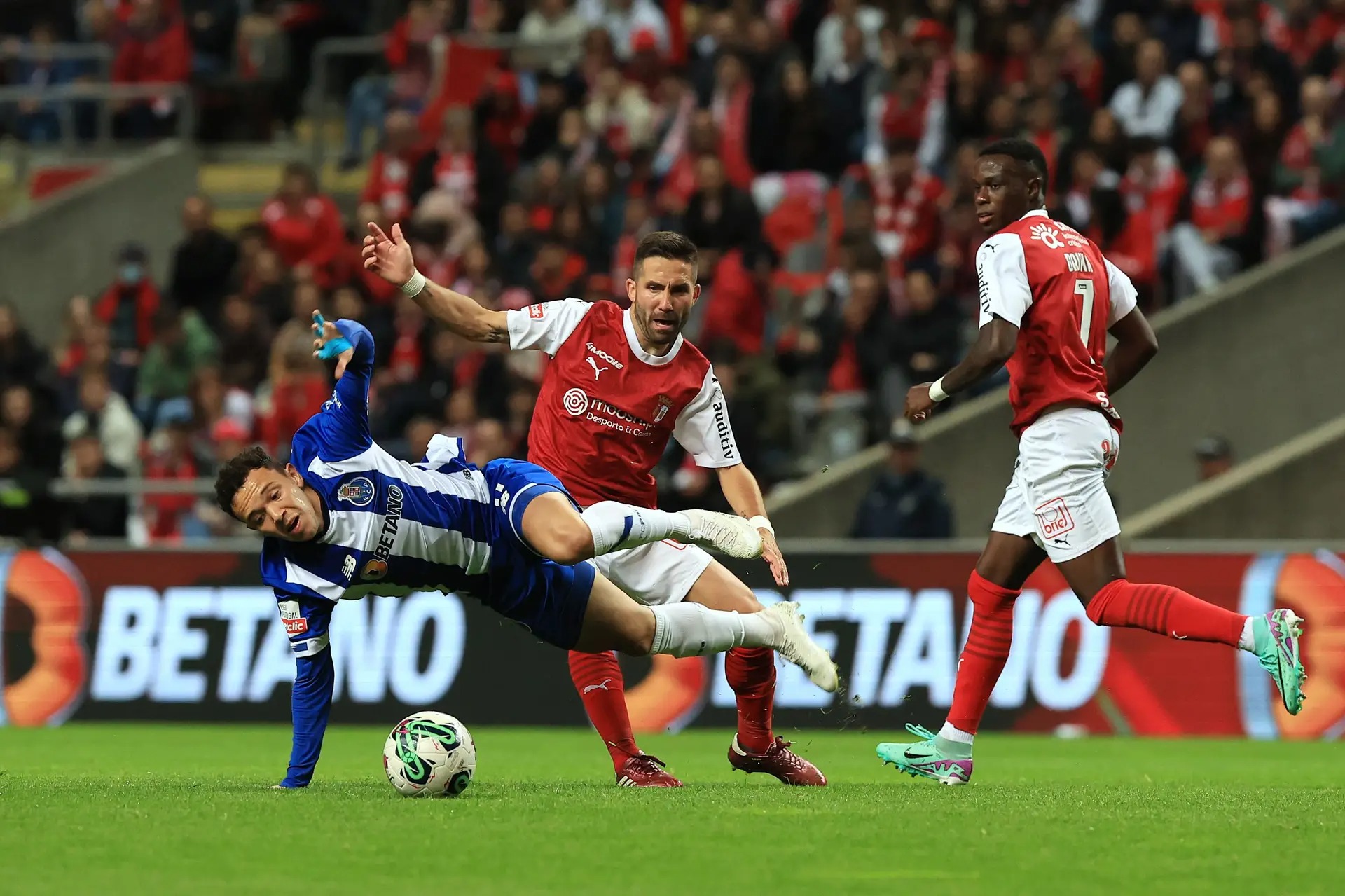 nhan-dinh-soi-keo-avs-vs-porto-luc-03h15-ngay-29-10-2024-1