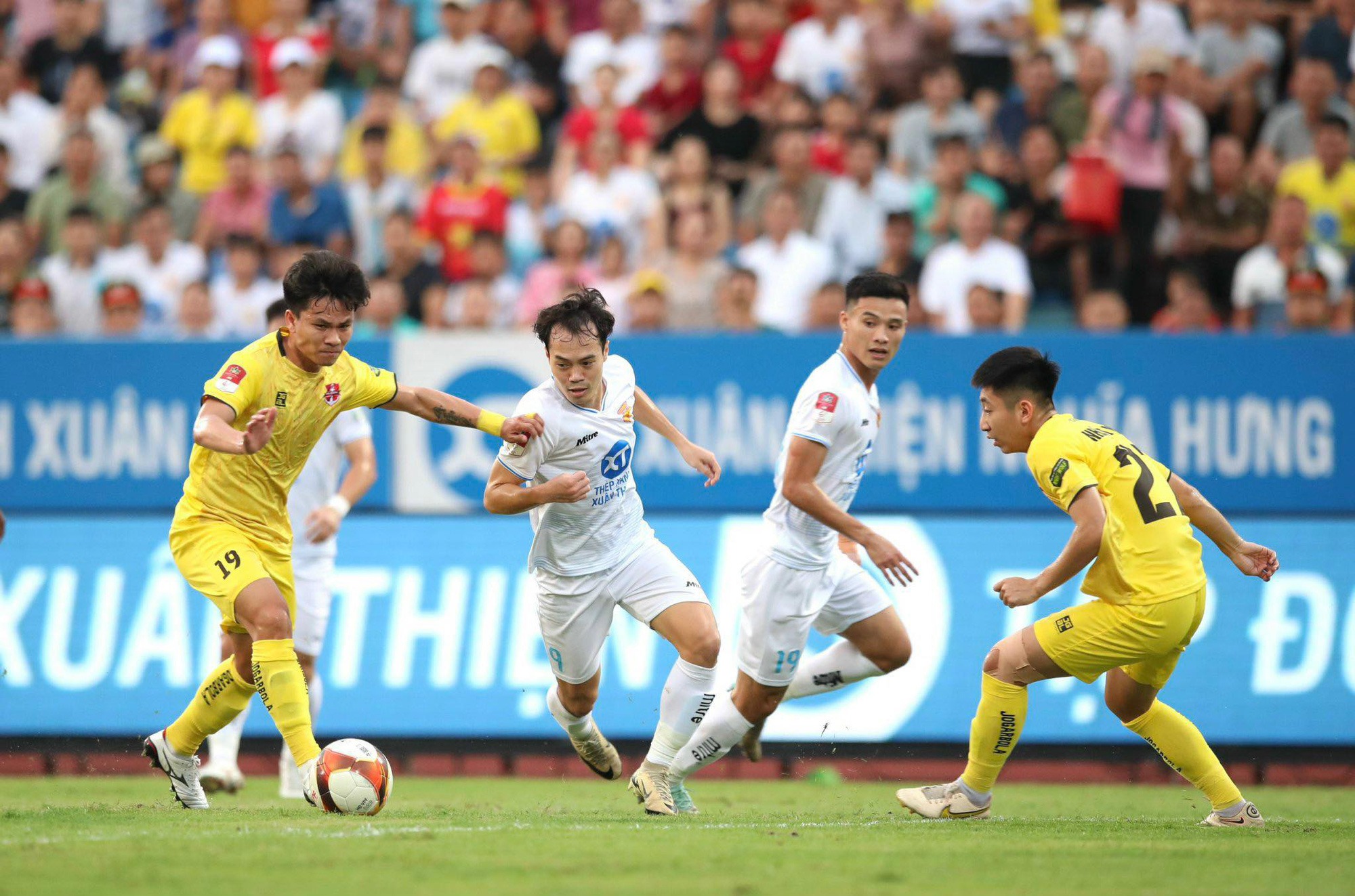 nhan-dinh-soi-keo-hai-phong-vs-nam-dinh-luc-19h15-ngay-1-11-2024-1