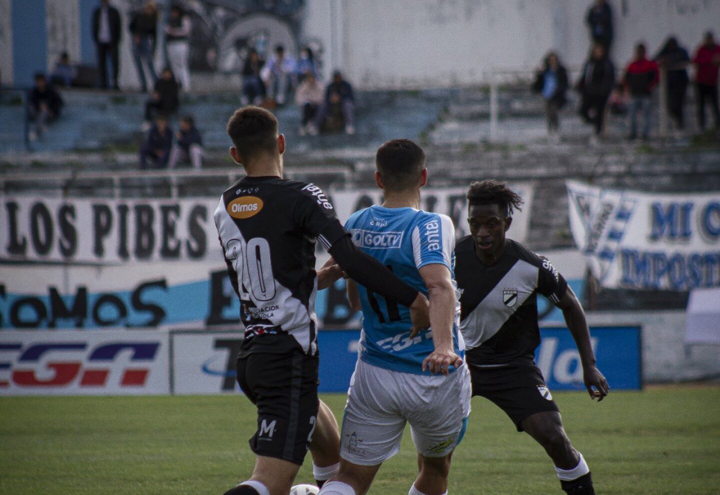 nhan-dinh-soi-keo-danubio-vs-cerro-luc-19h45-ngay-14-11-2024-1