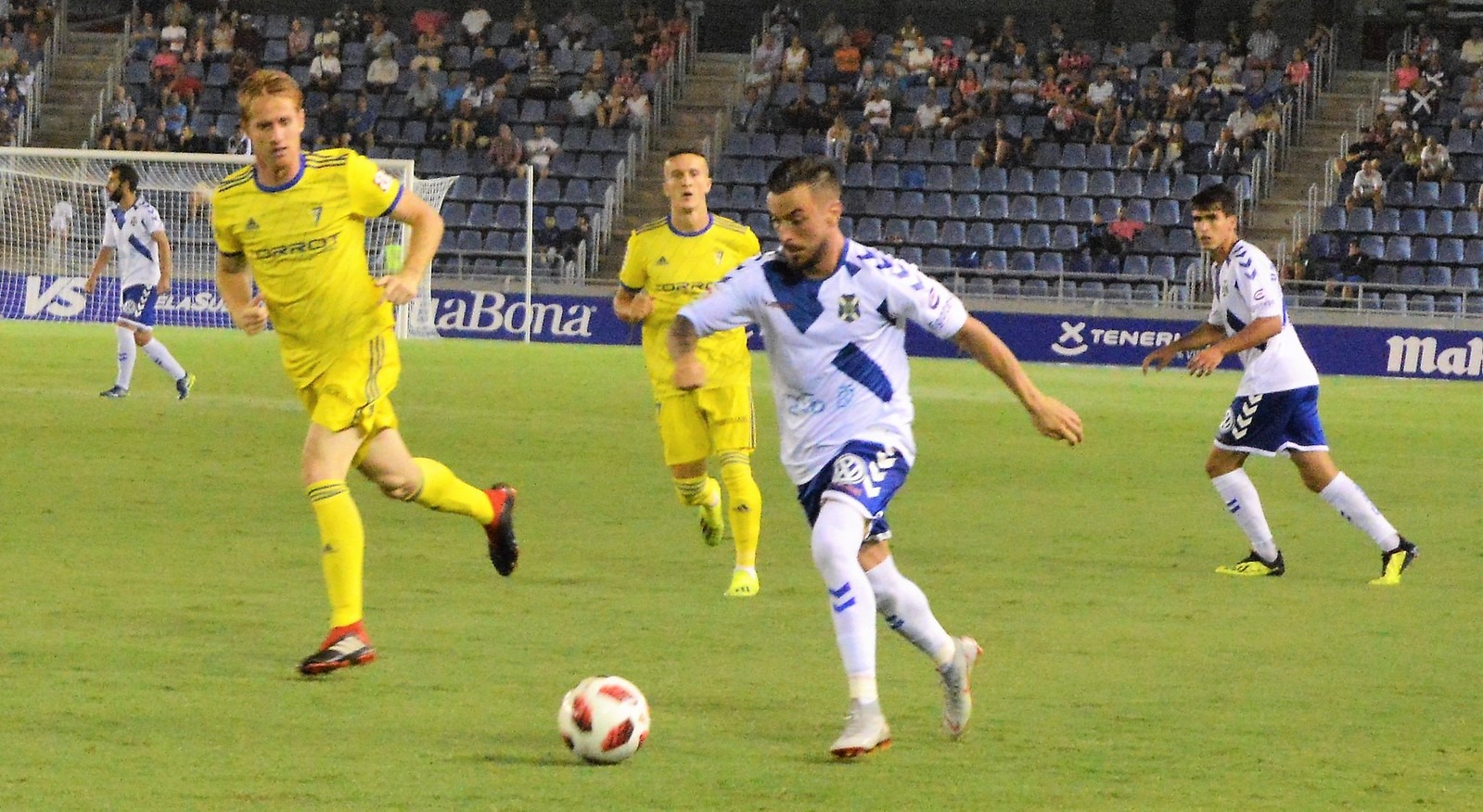 nhan-dinh-soi-keo-tenerife-vs-cadiz-luc-00h30-ngay-24-3-2025-1