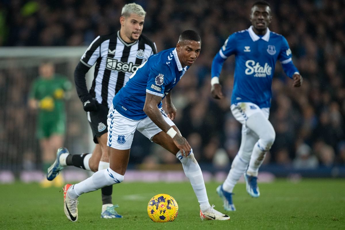 nhan-dinh-soi-keo-newcastle-vs-everton-luc-22h00-ngay-25-5-2025-1