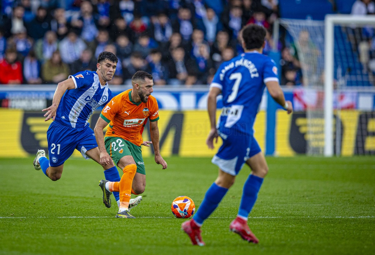 nhan-dinh-soi-keo-alaves-vs-valencia-luc-02h00-ngay-21-10-2025-1